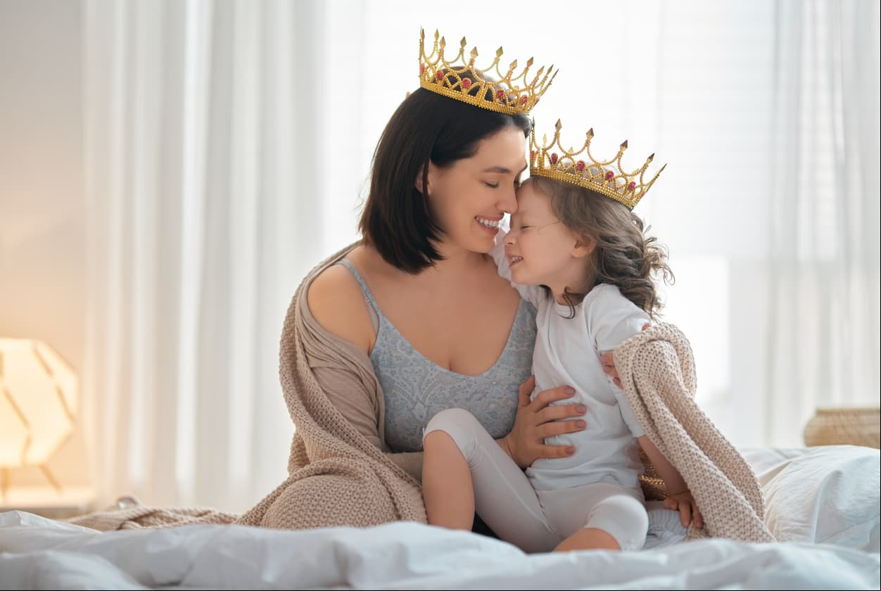 Así puedes enseñarle a tu hija a amar su cuerpo tal y como es (consejos avalados por expertos)