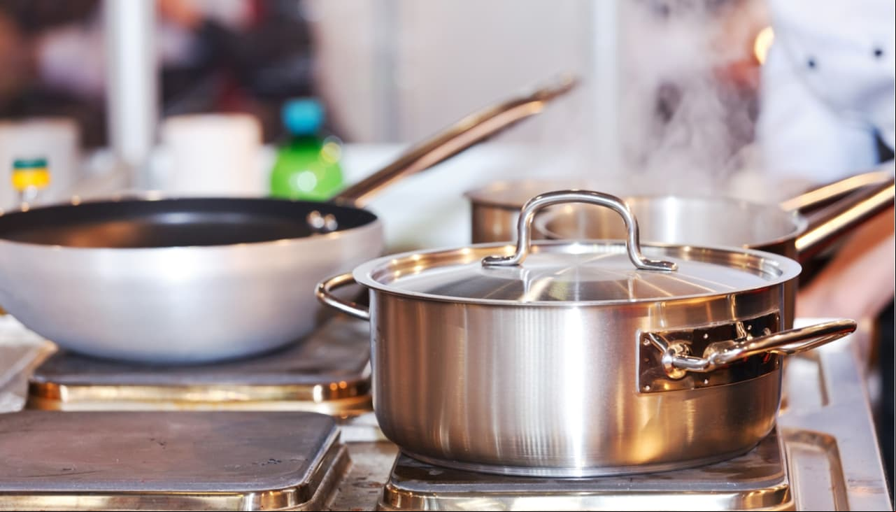 Guardar una olla con comida en el refri es un gran error y puede dañar tu salud