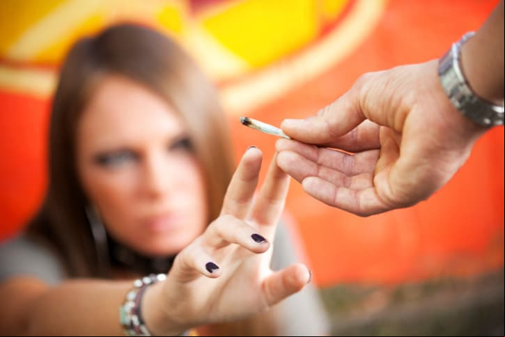 Cómo saber si tu hijo consume drogas