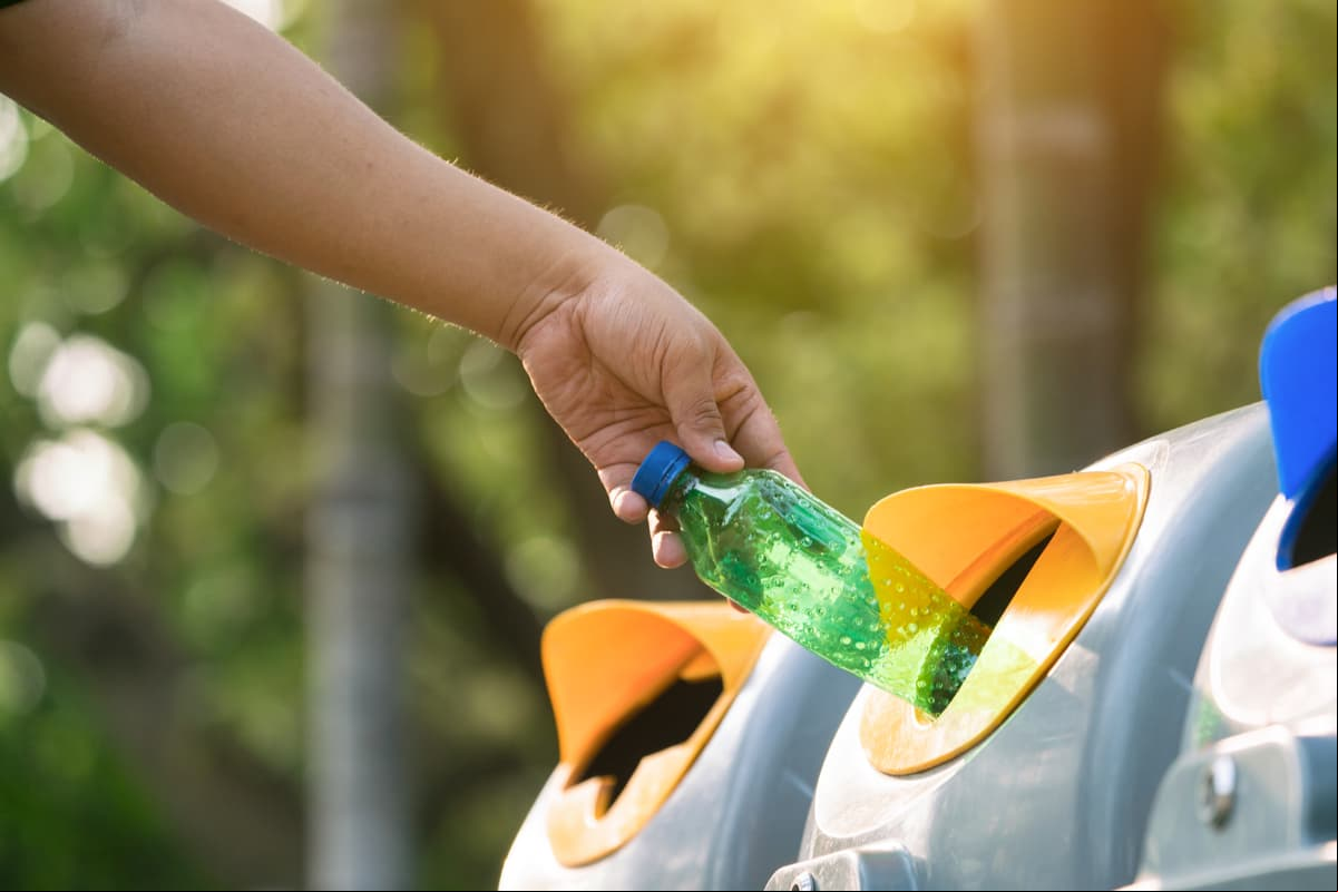 Nike diseñó unos tennis hechos 100% con basura, y vas a querer tenerlos