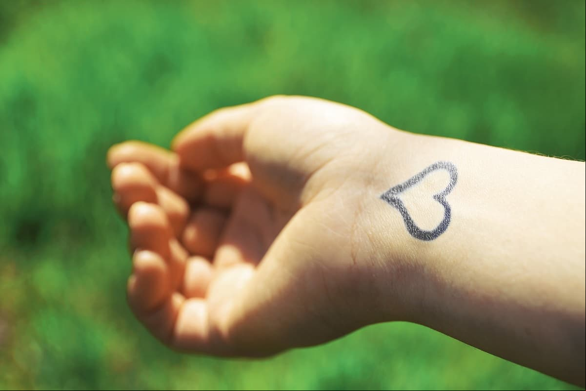Ideas pequeñas y sutiles para hacerte tu primer tatuaje ¡y que sea todo un éxito!